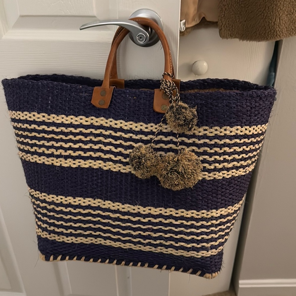 Mar y Sol Navy and Tan Woven Tote